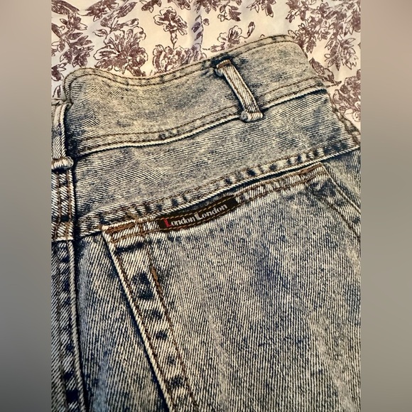 Vintage London London High-Waisted Acid Wash Jeans - Picture 5 of 16